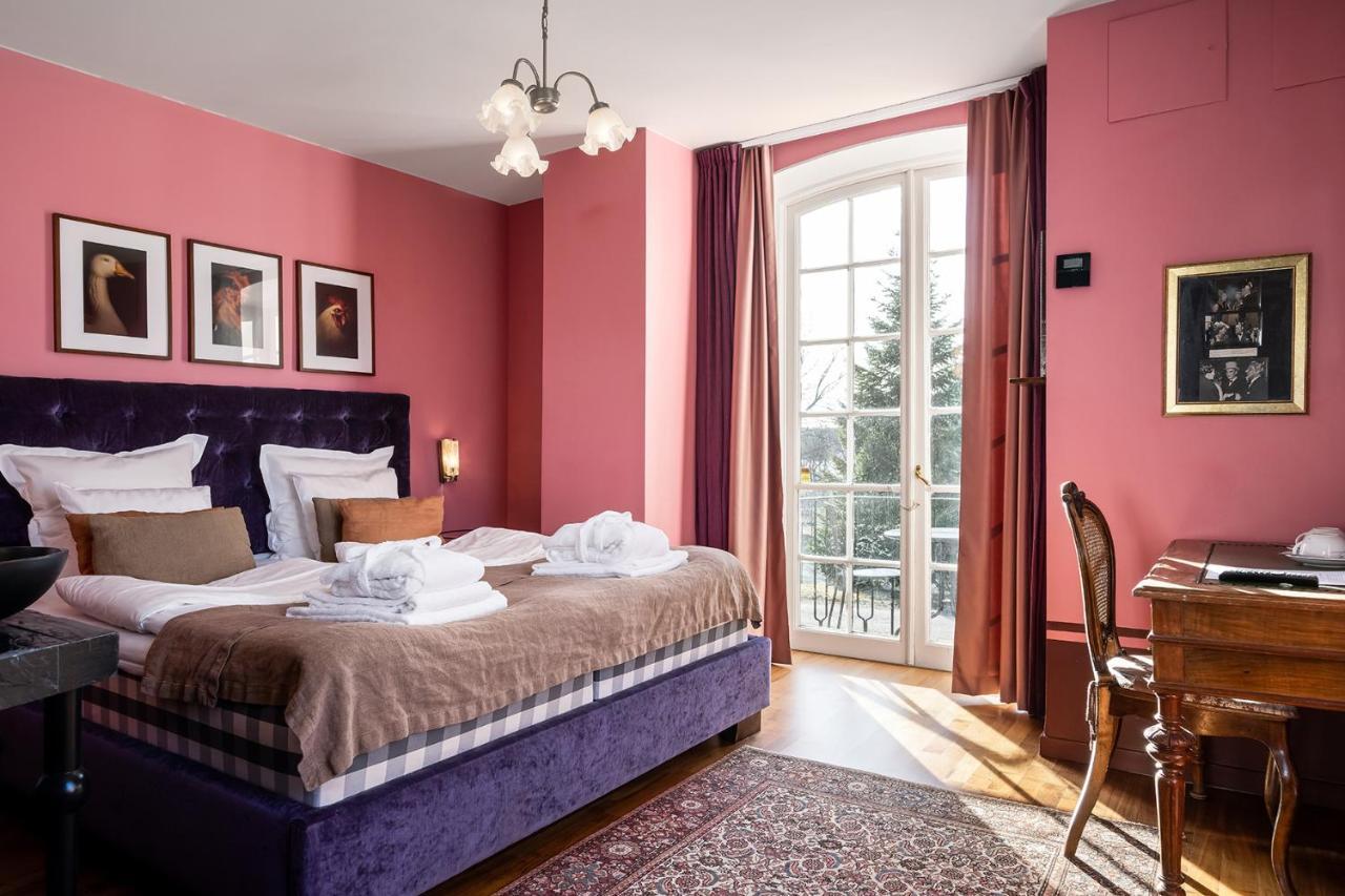 Отель Haeringe Slott Musko Havsbad Экстерьер фото