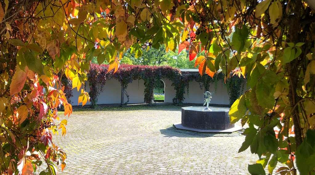 Отель Haeringe Slott Musko Havsbad Экстерьер фото